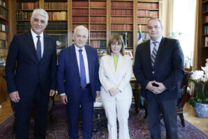 Την Πρόεδρο της Δημοκρατίας Αικ. Σακελλαροπούλου επισκέφθηκε σήμερα ο Πρόεδρος της ΚΕΔΕ Λ. Κυρίζογλου