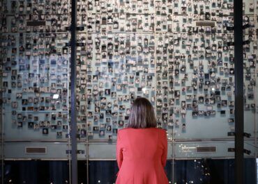 Η Πρόεδρος της Δημοκρατίας Κατερίνα Σακελλαροπούλου στο Μουσείο Μνήμης και Ανθρωπίνων Δικαιωμάτων