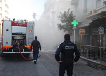 Φωτιά σε γνωστό μαγαζί στη Θεσσαλονίκη