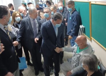 Άδωνις Γεωργιάδης : Έρχονται 600 θέσεις διασωστών του ΕΚΑΒ και 250 νέα ασθενοφόρα