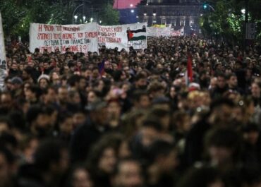 Πορεία για τα 51 χρόνια από την εξέγερση του Πολυτεχνείου