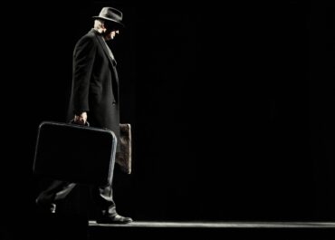 “Ο ΘΑΝΑΤΟΣ ΤΟΥ ΕΜΠΟΡΑΚΟΥ” – ΠΕΡΙΟΔΕΙΑ || Η επιτυχημένη παράσταση του Γιώργου Νανούρη με τον Βλαδίμηρο Κυριακίδη στον πρωταγωνιστικό ρόλο, ταξιδεύει σε όλη την Ελλάδα!