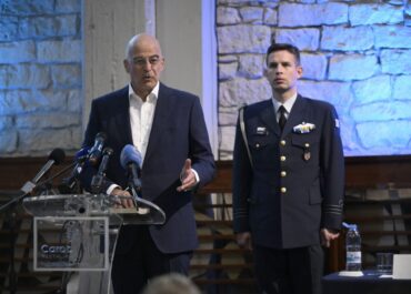 Συνάντηση ΥΕΘΑ Ν. Δένδια με τον ΥΠΑΜ Κύπρου Β. Πάλμα και ομιλία στην παρουσίαση του βιβλίου «Η Αόρατη Συνωμοσία» στη Λεμεσό