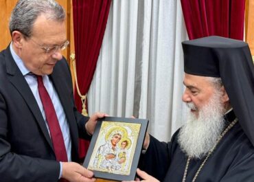 Συνάντηση του πρόεδρου του ΣΥΡΙΖΑ-ΠΣ, Σωκράτη Φάμελλου με τον Πατριάρχη της Αγίας Πόλεως Ιερουσαλήμ και πάσης Παλαιστίνης κ.κ. Θεόφιλο τον Γ’