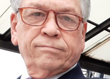 ΤΟ ΕΡΓΑΣΙΑΚΟ ΤΟΠΙΟ ΑΛΛΑΖΕΙ ΑΠΟ ΤΙΣ ΔΗΜΟΓΡΑΦΙΚΕΣ ΑΛΛΑΓΕΣ: ΛΙΓΩΤΕΡΟΙ ΕΡΓΑΖΟΜΕΝΟΙ – ΜΑΚΡΟΒΙΟΤΗΤΑ ΚΑΙ ΣΤΗΝ ΕΡΓΑΣΙΑ