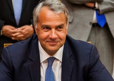 Παραίτηση των Μάκης Βορίδης και των Υφυπουργων  Τάσο Χατζηβασιλείου, Διονύση Σταμενίτη και Χρήστου Μπουκώρου.