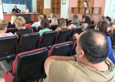 Δήμος Ναυπλιέων :  Συνάντηση του Δημάρχου με τις σχολικές καθαρίστριες για εργασιακά ζητήματα