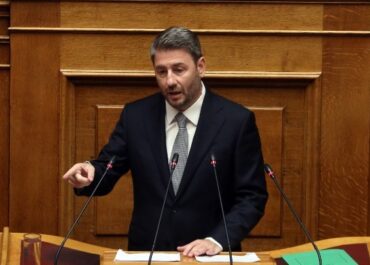 Νίκος Ανδρουλάκης: «Το τέλος στον θεσμικό σας κατήφορο θα το βάλει ο λαός. Δεν κρατιέται όρθιος Πρωθυπουργός που δεν εμπιστεύεται τους βουλευτές του»