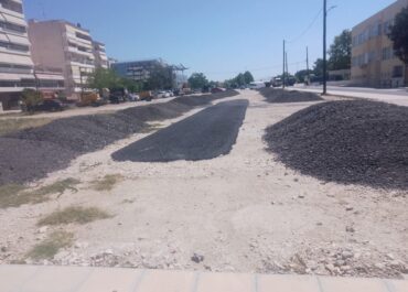 Δήμος Λαρισαίων  :  Ο χώρος απέναντι από το 25ο Δημοτικό Σχολείο