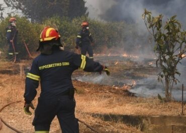 Πολύ καλύτερη η εικόνα της πυρκαγιάς στην Κάντζα
