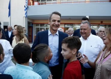 Στον αγιασμό του 8ου δημοτικού σχολείου Νέας Φιλαδέλφειας παραβρέθηκε ο πρωθυπουργός