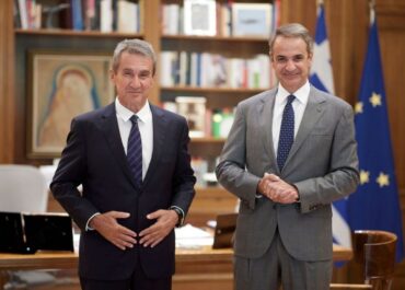 Στη Νέα Δημοκρατία προσχώρησε ο Ανδρέας Λοβέρδος