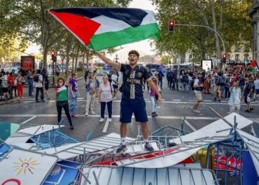 Διακοπή Ποδηλατικού Γύρου Ισπανίας από τους διαδηλωτές για την Παλαιστίνη