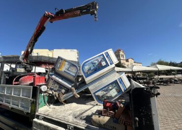 Δήμος Άργους Μυκηνών :  Σε εξέλιξη η απομάκρυνση παλαιών θαλάμων καρτοτηλεφώνων από το Άργος