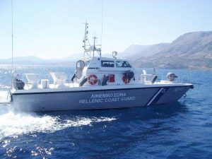 Διάσωση 49 αλλοδαπών, ανάσυρση γυναίκας χωρίς τις αισθήσεις της και σύλληψη του διακινητή στο Φαρμακονήσι