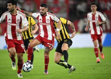 Ο Ολυμπιακός νίκησε την ΑΕΚ στο «Γ. Καραϊσκάκης» με 2-0