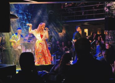Νίνα Μαζάνη: Επιστρέφει δυναμικά στο club του Σταυρού του Νότου!  ΔΕΥΤΕΡΑ 3 ΝΟΕΜΒΡΙΟΥ 2025