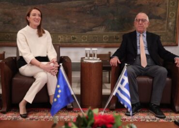 «Όχι» σε περικοπές στους αγρότες – «Όχι» σε διαιρεμένη Κύπρο: Τα μηνύματα Ν. Κακλαμάνη και R. Metsola