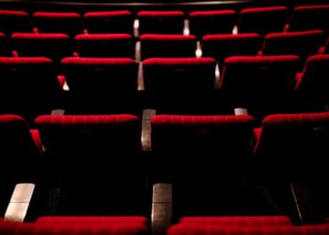 Δήμος Ηλιούπολης :  Η Θεατρική παράσταση «Γιατρός με το Στανιό» από την Εθελοντική Θεατρική Ομάδα του Δήμου «Η Γειτονιά μας»