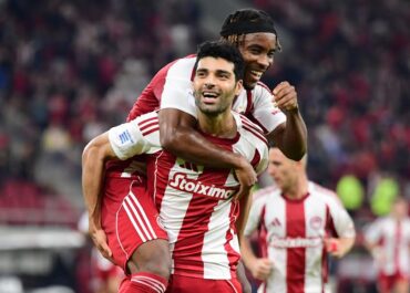 Ο Ολυμπιακός πήρε τους τρεις βαθμούς απέναντι στον Άρη με το υπέρ του 2-1, στο «Γ. Καραϊσκάκης».