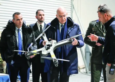 Επίσκεψη ΥΕΘΑ Νίκου Δένδια στο Κέντρο Πληροφοριακού Πολέμου Ειρηνικού του Αμερικανικού Ναυτικού, στο Σαν Ντιέγκο των ΗΠΑ