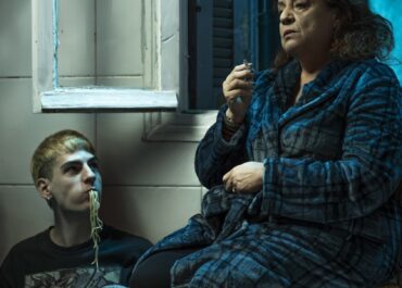 «Αγώνες και μεταμορφώσεις μιας γυναίκας» σε σκηνοθεσία Αλέξανδρου Σωτηρίου || Με τους Ελένη Κοκκίδου και Κωνσταντίνο Γεωργόπουλο || Από 5 Νοεμβρίου στο Θέατρο Τζένη Καρέζη