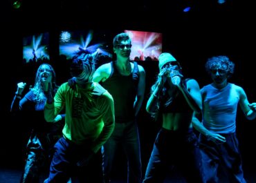 «ΑΠΟΨΕ ΚΑΝΕΙΣ ΔΕΝ ΠΕΘΑΙΝΕΙ» Σεξ-Βία-Εξουσία-Πίστη-Αγάπη || Τι μας καθορίζει; Τι κάνει τον κόσμο να συνεχίζει να γυρίζει; || Θέατρο Μπέλλος