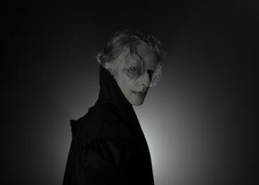 DRACULA σε διασκευή και σκηνοθεσία Θάνου Παπακωνσταντίνου || Η πολυαναμενόμενη παράταση ξεκίνησε στο Θέατρο Πόρτα!|| ΦΩΤΟΓΡΑΦΙΕΣ & TRAILER ΠΑΡΑΣΤΑΣΗΣ