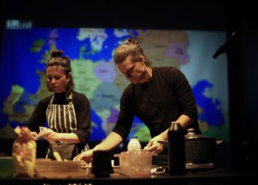 13 ΧΡΟΝΙΑ ΦΟΥΓΑΡΟ – ΠΑΡΑΣΤΑΣΕΙΣ “Η ΣΟΥΠΑ/ THE SOUP” ΣΤΙΣ 5 ΔΕΚΕΜΒΡΙΟΥ & “ΟΧΙ ΕΓΩ” ΣΤΙΣ 13 ΔΕΚΕΜΒΡΙΟΥ