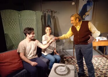 «Το ταξίδι μαζί» | Κείμενο & Σκηνοθεσία: Γιώργος Αθ. Μακρής | Πολυχώρος Πολιτισμού Διέλευσις | Κάθε Παρασκευή από τις 21 Νοεμβρίου 2025