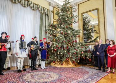 Χριστουγεννιάτικα κάλαντα στο Προεδρικό Μέγαρο