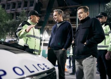 Eπίσκεψη του Πρωθυπουργού Κυριάκου Μητσοτάκη σε σημείο διενέργειας αλκοτέστ στην Αττική