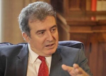 Μιχάλης Χρυσοχοΐδης   : Δεν μπορείς να ταλαιπωρείς εκατοντάδες χιλιάδες ανθρώπους.