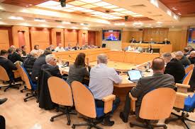 ΚΕΔΕ: Οι Δήμοι απαιτούν ρόλο στον αναπτυξιακό σχεδιασμό και ρεαλιστικούς κανόνες