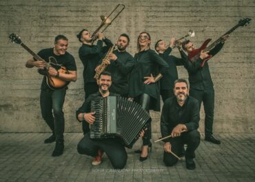 ”ΑΠΑΝΩ ΣΤΗΝ ΤΡΙΑΝΤΑΦΥΛΛΙΑ” ΑΠΟ ΤΟΥΣ SALONIQUE BRASS BAND !