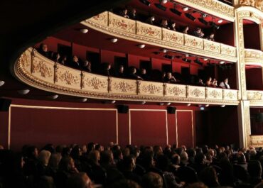 ΔΕΚΕΜΒΡΙΟΣ ΣΤΟ ΔΗΜΟΤΙΚΟ ΘΕΑΤΡΟ ΠΕΙΡΑΙΑ