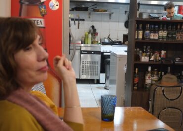 “Η σκιά της μύγας” της Βαλεντίνας Παπαδημητράκη, στο Ρεκτιφιέ – Κέντρο Έρευνας Μεικτών Παραστατικών Τεχνών στον Κεραμεικό.