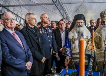 Πραγματοποιήθηκε ο εορτασμός των Θεοφανείων στον Πειραιά παρουσία του ΠτΔ