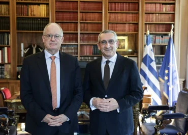 Συνάντηση του Κωνσταντίνου Τασούλα με τον περιφερειάρχη Νοτίου Αιγαίου και πρόεδρο της ΕΝΠΕ Γιώργο Χατζημάρκο