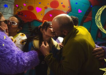 Πότε ερωτεύτηκες τελευταία φορά; || Η ΑΣΤΕΡΟΣΚΟΝΗ της Χριστίνας Ματθαίου επιστρέφει στο ΘΕΑΤΡΟ ΣΗΜΕΙΟ από τις 23 Ιανουαρίου