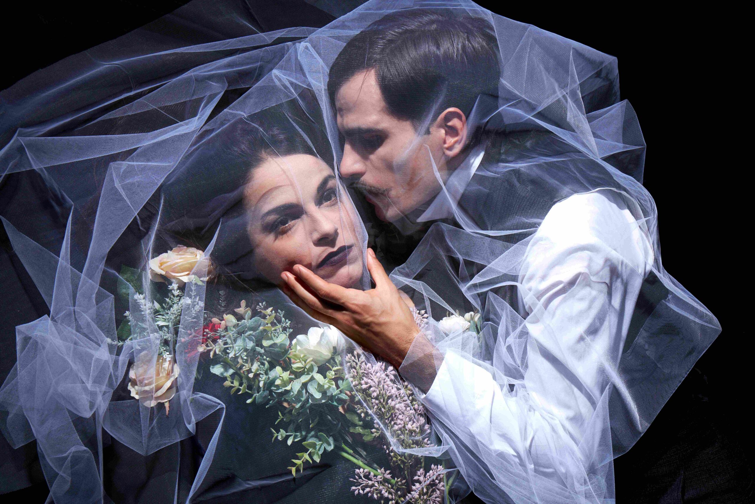 ΠΑΡΑΤΑΣΗ ΠΑΡΑΣΤΑΣΕΩΝ & 1+1 την Κυριακή 8 Μαρτίου για τη «ΛΙΓΕΙΑ» του Έντγκαρ Άλλαν Πόε σε σκην. της Δανάης Κατσαμένη | Ποιος γνωρίζει της βουλήσεως τα μυστήρια και το σθένος;