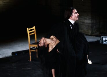 «ΛΙΓΕΙΑ» του Έντγκαρ Άλλαν Πόε σε σκηνοθεσία της Δανάης Κατσαμένη | Ποιος γνωρίζει της βουλήσεως τα μυστήρια και το σθένος; | Από Κυριακή 18 Ιανουαρίου 2026 στο Θέατρο ARROYO