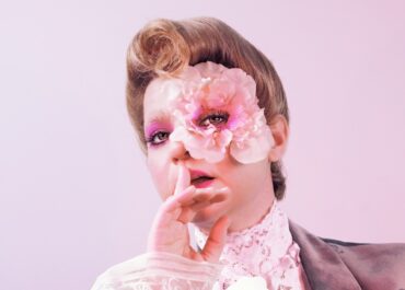 «ΤΟ ΠΟΡΤΡΕΤΟ ΤΟΥ ΝΤΟΡΙΑΝ ΓΚΡΕΪ» του Όσκαρ Ουάιλντ, στη βραβευμένη εκδοχή του Kip Williams | Σκην. Δημήτρης Αγιοπετρίτης Μπογδάνος | Με τη Νάντια Κοντογεώργη | Θέατρο Πορεία | Από 9/2