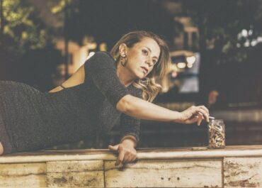 ΘΕΑΤΡΟ του ΝΕΟΥ ΚΟΣΜΟΥ | ΜΑΡΓΑΡΙΤΑ ΠΑΠΑΓΙΑΝΝΗ – ΘΑΝΑΣΗΣ ΖΕΡΙΤΗΣ | ΠΟΣΑ ΤΣΙΓΑΡΑ ΕΧΩ ΚΑΠΝΙΣΕΙ ΑΠΟ ΤΟΤΕ ΠΟΥ ΕΦΥΓΕΣ | ΠΡΕΜΙΕΡΑ 2 ΦΕΒΡΟΥΑΡΙΟΥ στον ΚΑΤΩ ΧΩΡΟ του ΘτΝΚ