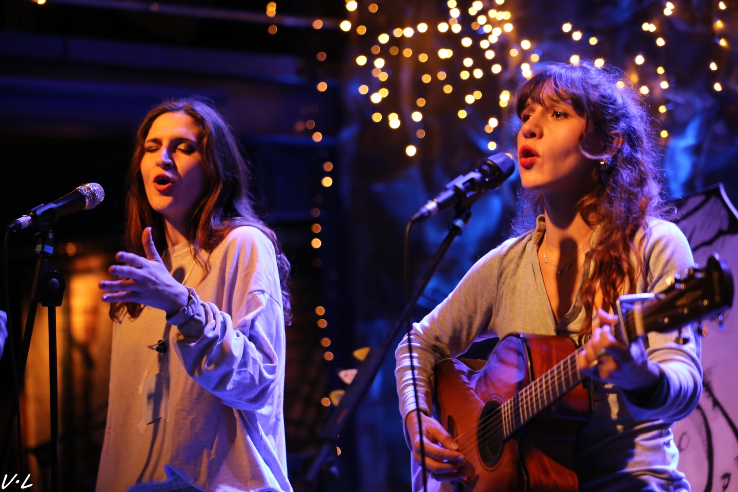 Οι Σκιαδαρέσες στον Σταυρό του Νότου Club  Δευτέρα 2 και 9 Μαρτίου