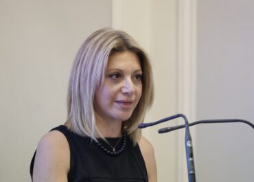 Μαρία Καρυστιανού: «Θέμα δημόσιας διαβούλευσης οι αμβλώσεις»