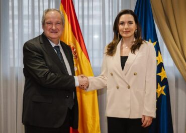 Ελλάδα και Ισπανία σε κοινή στρατηγική δράση για τον τουρισμό