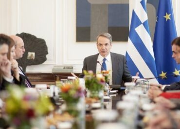 Κυρ. Μητσοτάκης: Ας μην ταράζονται, συνεπώς, κάποιοι οι οποίοι αντιδρούν κάθε λίγο και λιγάκι, κινδυνεύοντας να χαρακτηριστούν «επαγγελματίες ανησυχούντες»
