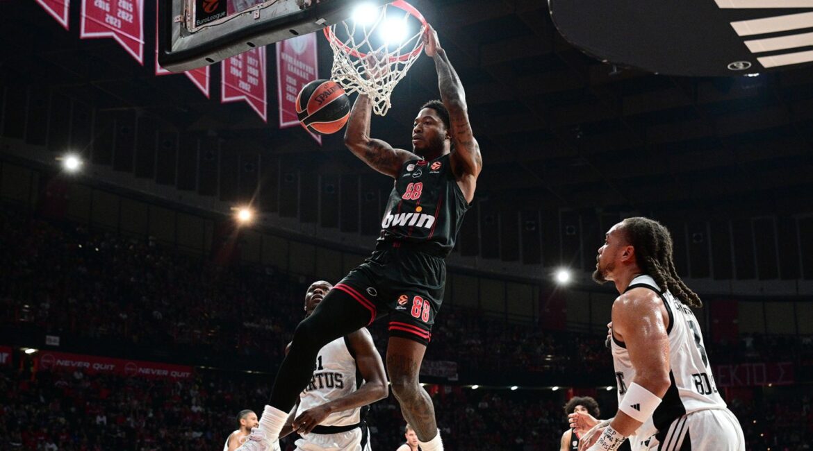Ο Ολυμπιακός επέστρεψε στις νίκες στην EuroLeague, καθώς επικράτησε 109-77 της Βίρτους Μπολόνια στο ΣΕΦ