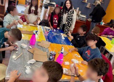 Δήμος Άργους – Μυκηνών : Οι μαθητές της Ε’ τάξης του 4ου Δημοτικού Σχολείου Ναυπλίου στη Δημοτική Παιδική – Νεανική Βιβλιοθήκη του Δήμου